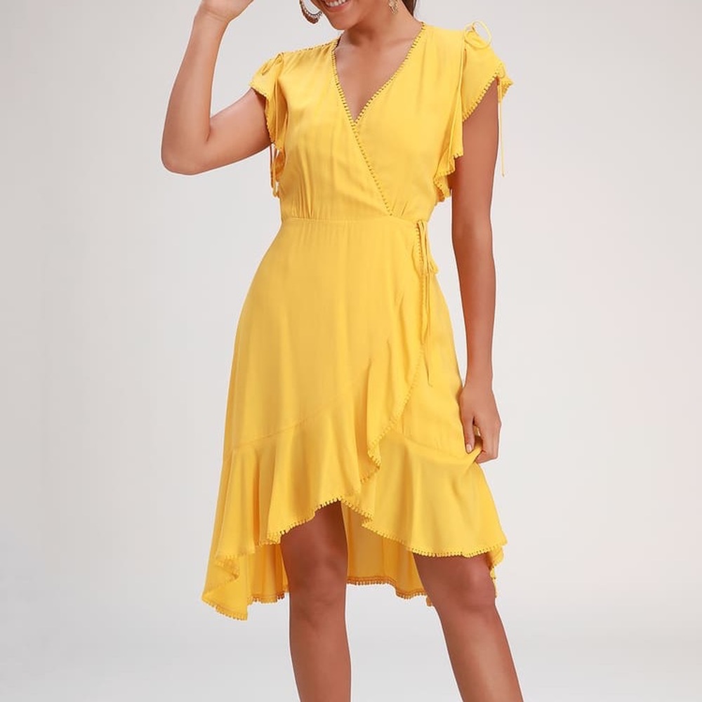 Lulu’s bright yellow wrap midi dress